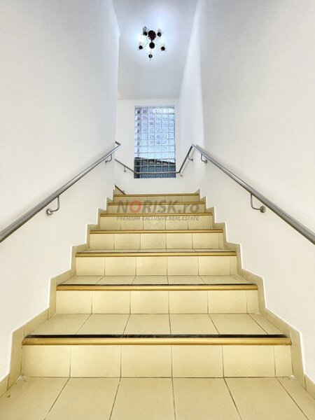 Casa 7 camere, inchiriaza locatie strategicai ideala pentru business, 303 mp