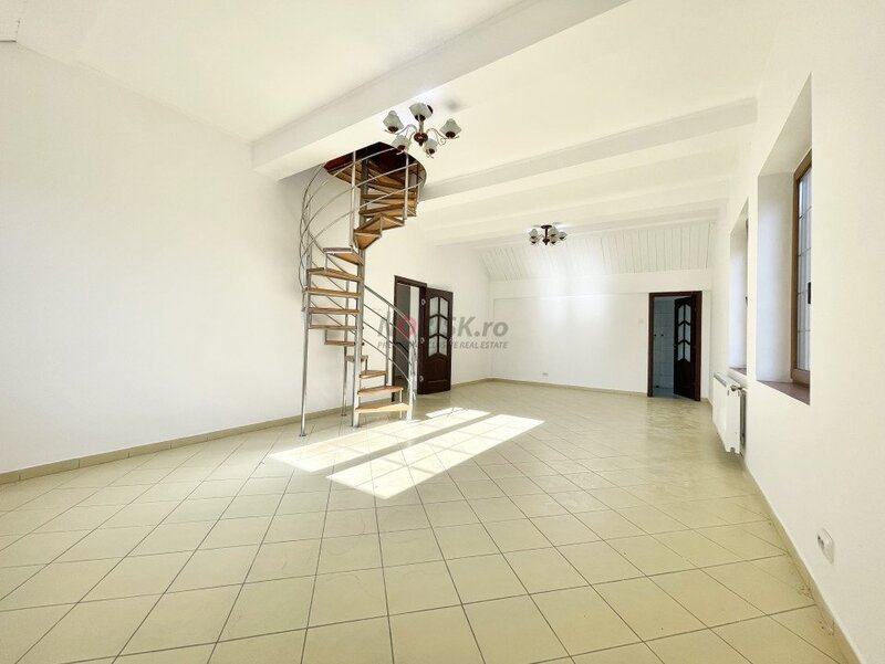 Casa 7 camere, inchiriaza locatie strategicai ideala pentru business, 303 mp